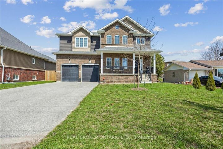 Property Photo: 215 Centre Street ON L0M 1S0