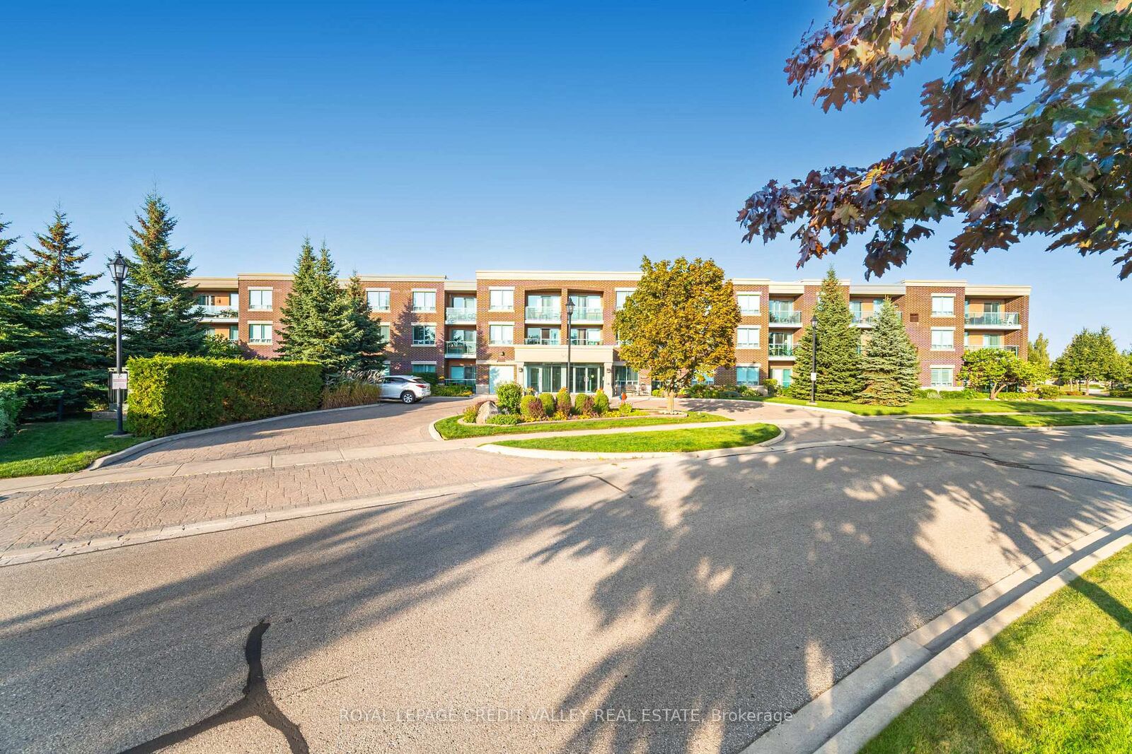 Property Photo: 55 Via Rosedale N/A 204 ON L6P 0V1