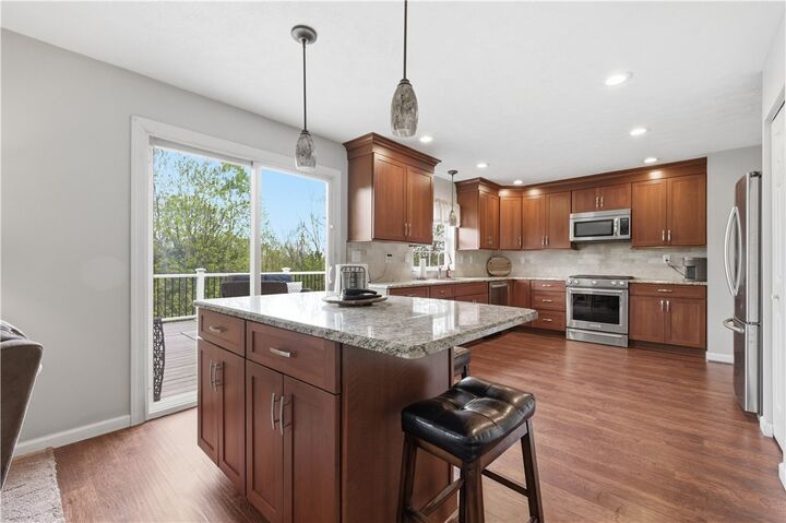 Property Photo:  2225 Watchfield Dr  PA 15129 