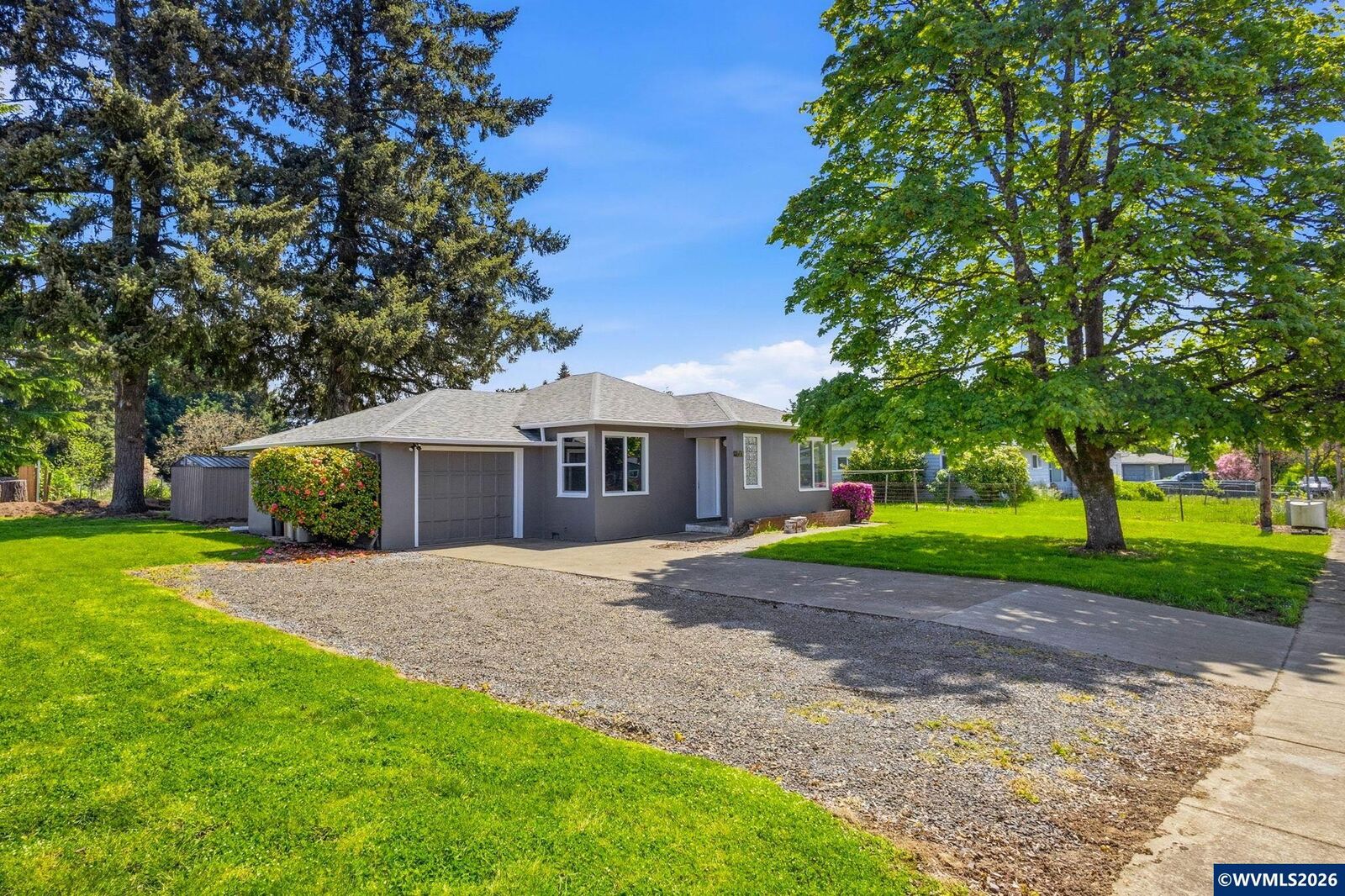 Property Photo:  140 SE Fir Villa Rd  OR 97338 