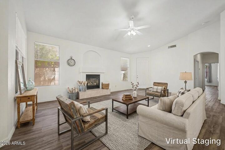 Property Photo:  910 S Nielson Street  AZ 85296 