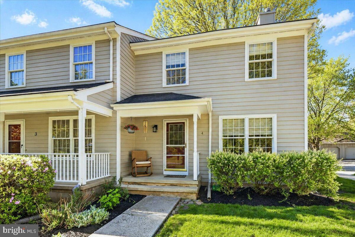 Property Photo:  4 Eaton Court  NJ 08525 