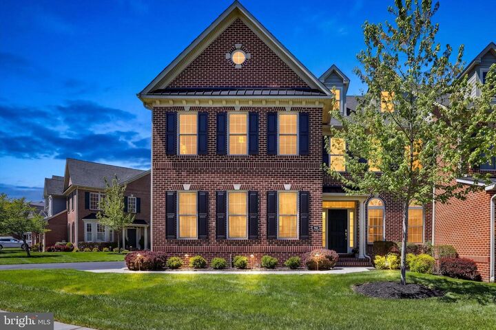 Property Photo:  86 Rittenhouse Circle  PA 18940 