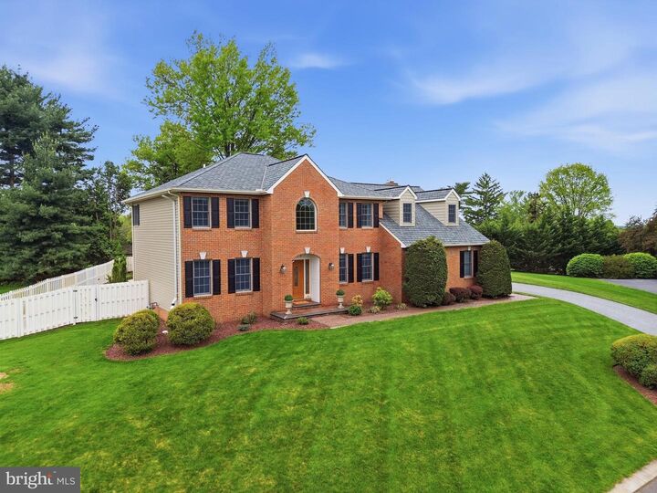 Property Photo:  1335 Murifield Drive  PA 17404 