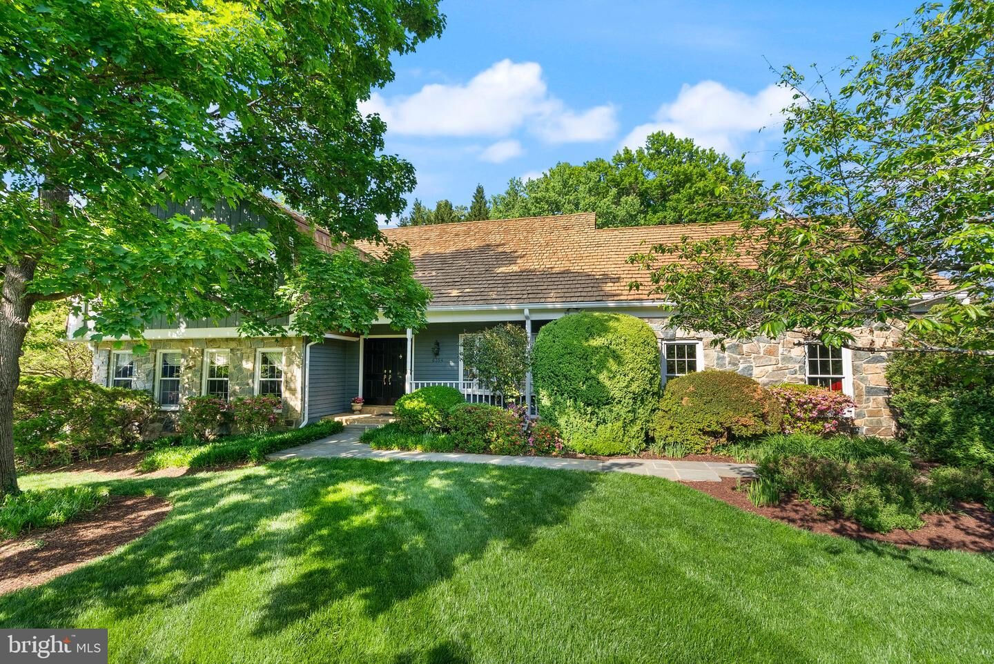 Property Photo: 6354 Chowning Place VA 22101