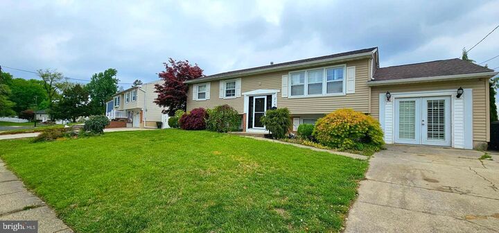 Property Photo:  215 Mardale Drive  NJ 08083 
