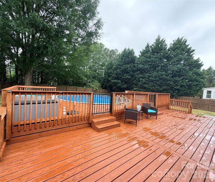 Property Photo:  1689 Willowbrook Drive  SC 29708 