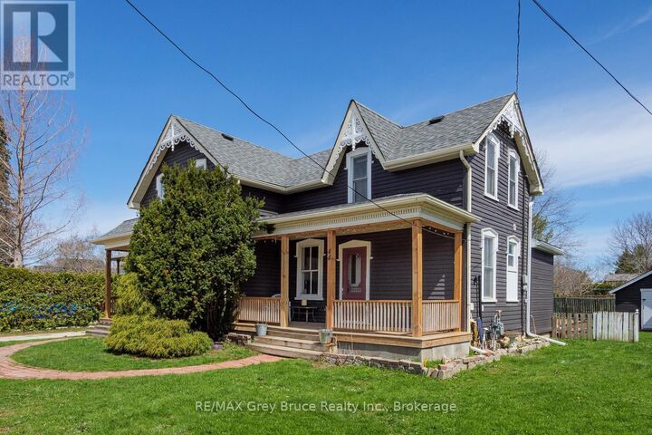 Property Photo:  44 Alice Street West  ON N0H 2P0 