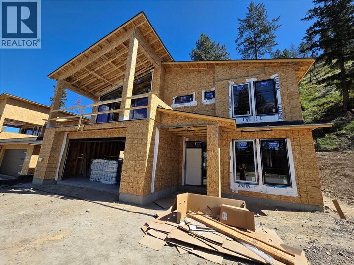 Property Photo:  487 Clifton Road North  BC V1V 1H1 