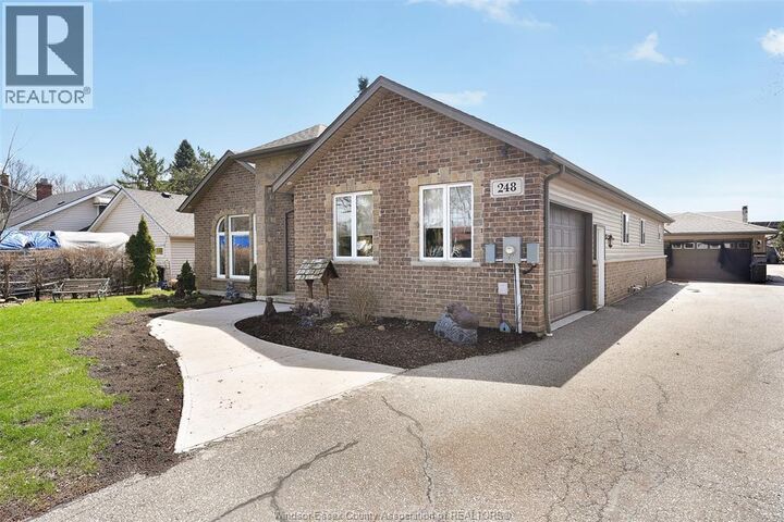 Photo de la propriété: 248 Notre Dame ON N8L 1K8