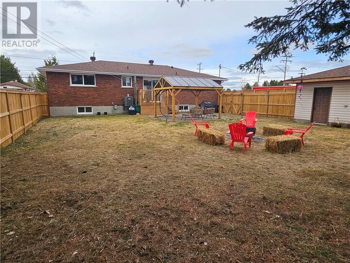 Photo de la propriété:  123 Cote  ON P3P 1M1 
