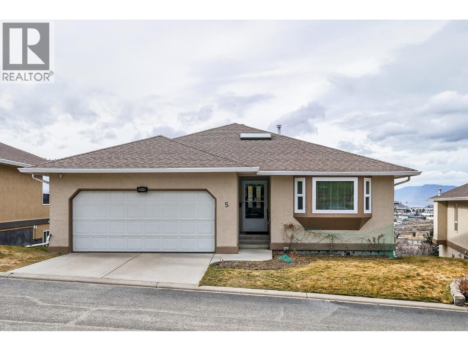 Property Photo:  1575 Springhill Drive 5  BC V2C 2N9 