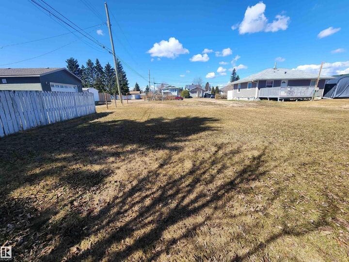 Property Photo:  5007 58 Street  AB T9M 1S5 