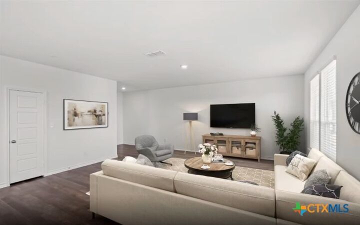 Property Photo:  203 Green Berets Bend  TX 76537 
