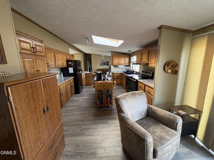 Property Photo:  323 4th Street SW  ND 58436 