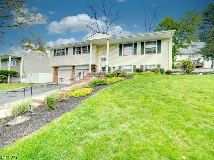 Property Photo:  22 Cheshire Ter  NJ 07052 