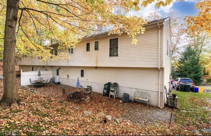 Property Photo:  3 Undercliff Ln  NJ 07035 