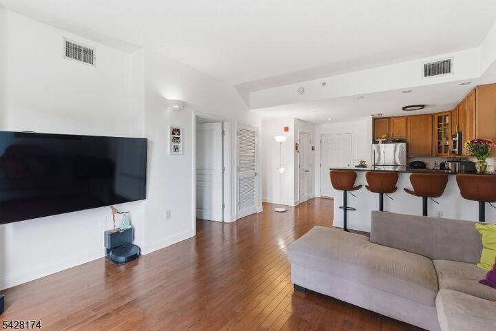 Property Photo:  4315 Park Ave 2E  NJ 07087 
