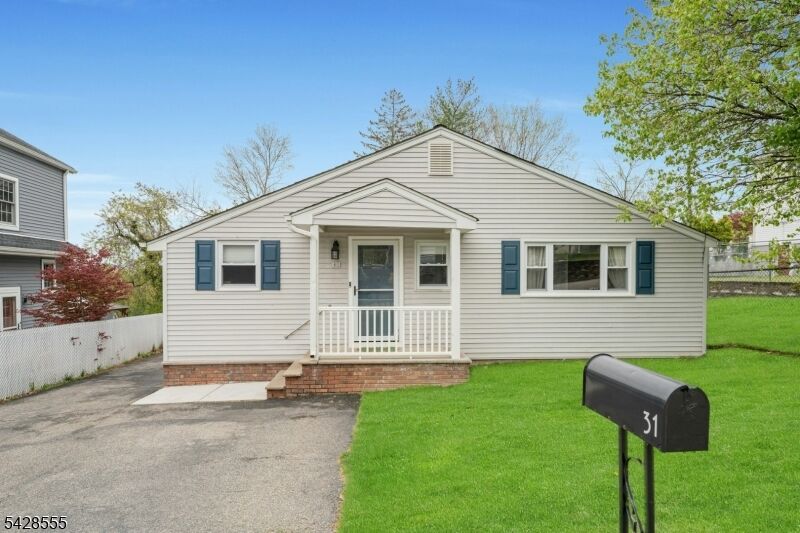Property Photo:  31 Roome St  NJ 07035 