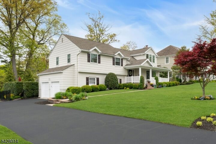 Property Photo:  1050 Lawrence Avenue  NJ 07090 