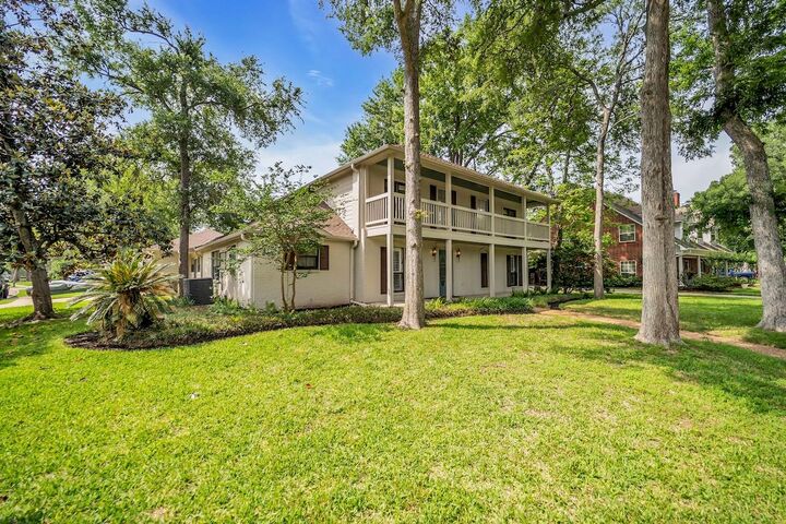 Property Photo: 1910 Wildwood Lane TX 77406