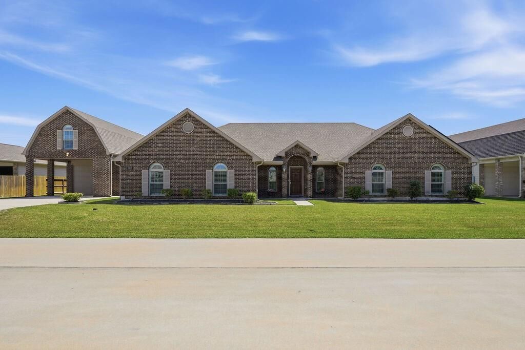 Property Photo: 3615 E Cape Road TX 77539