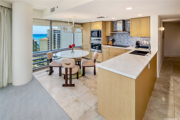Property Photo:  223 Saratoga Road 1502  HI 96815 