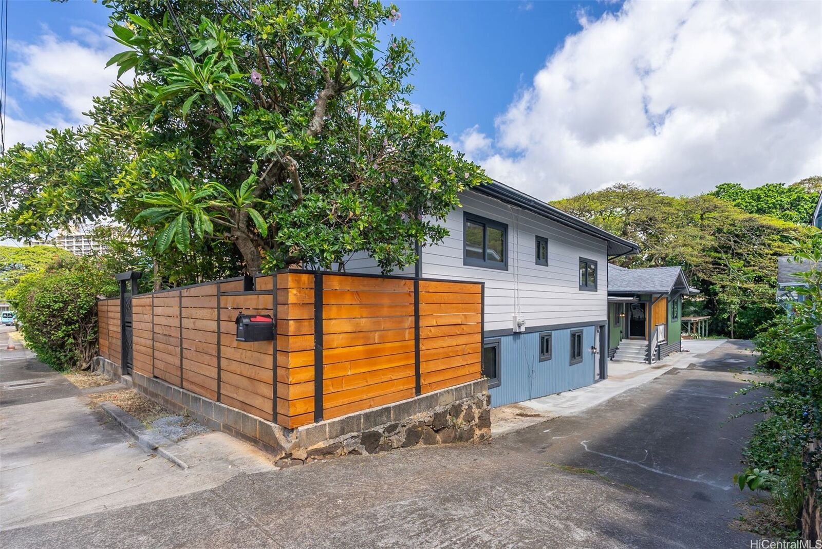 Property Photo: 1934 Pauoa Road HI 96813