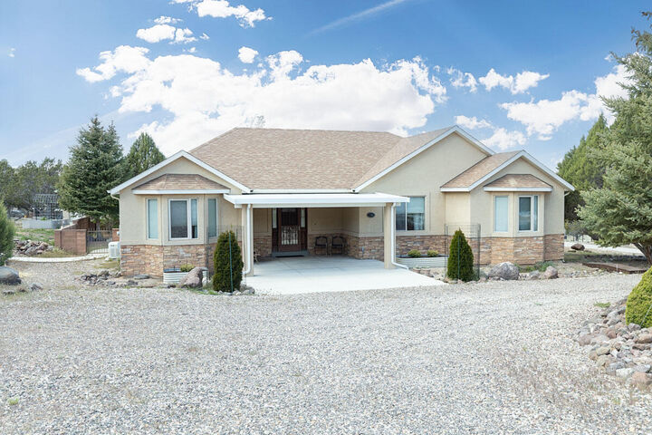 Property Photo: 434 S 1050 W UT 84761