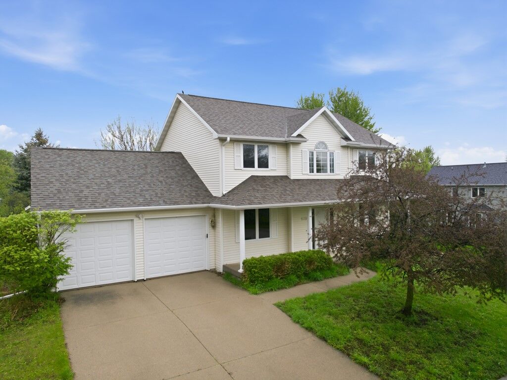 Property Photo:  609 Shelley Avenue  IA 50014 