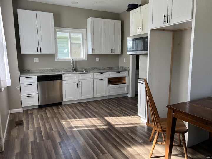 Property Photo:  903 Salamonie Avenue  IN 46750 