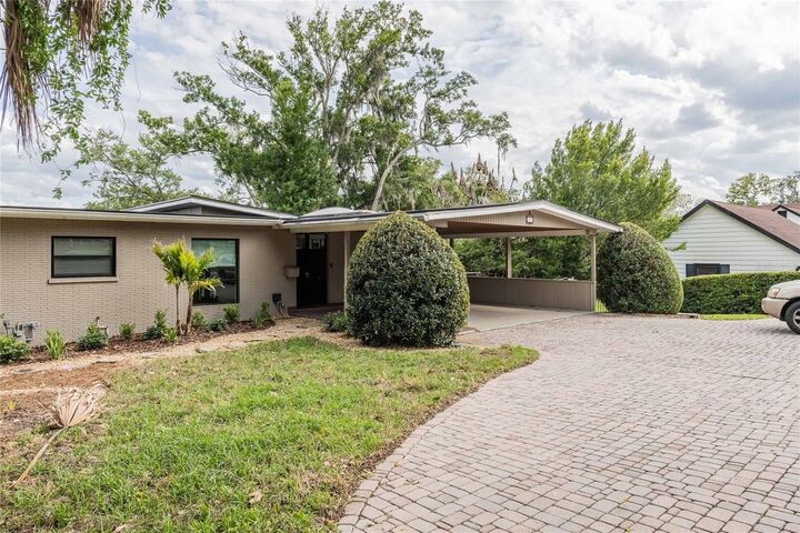 Property Photo: 7 Lake Hollingsworth Drive FL 33803
