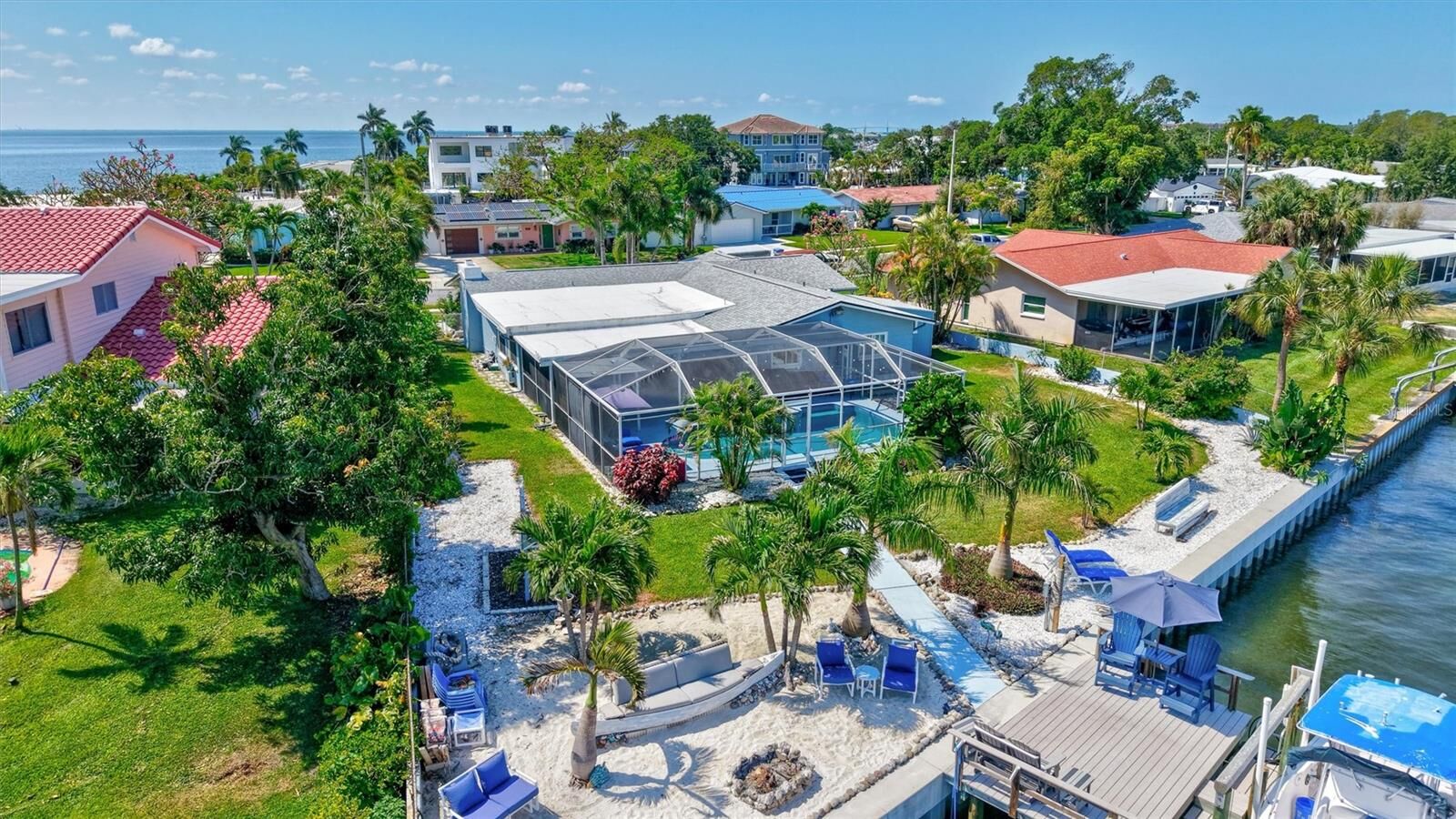 Property Photo:  563 Lewis Boulevard SE  FL 33705 