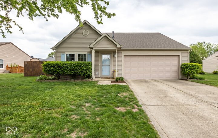 Property Photo:  2037 Fullwood Drive  IN 46112 