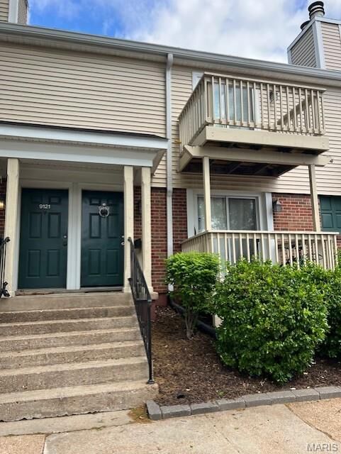 Property Photo:  9121 N Swan Circle  MO 63144 