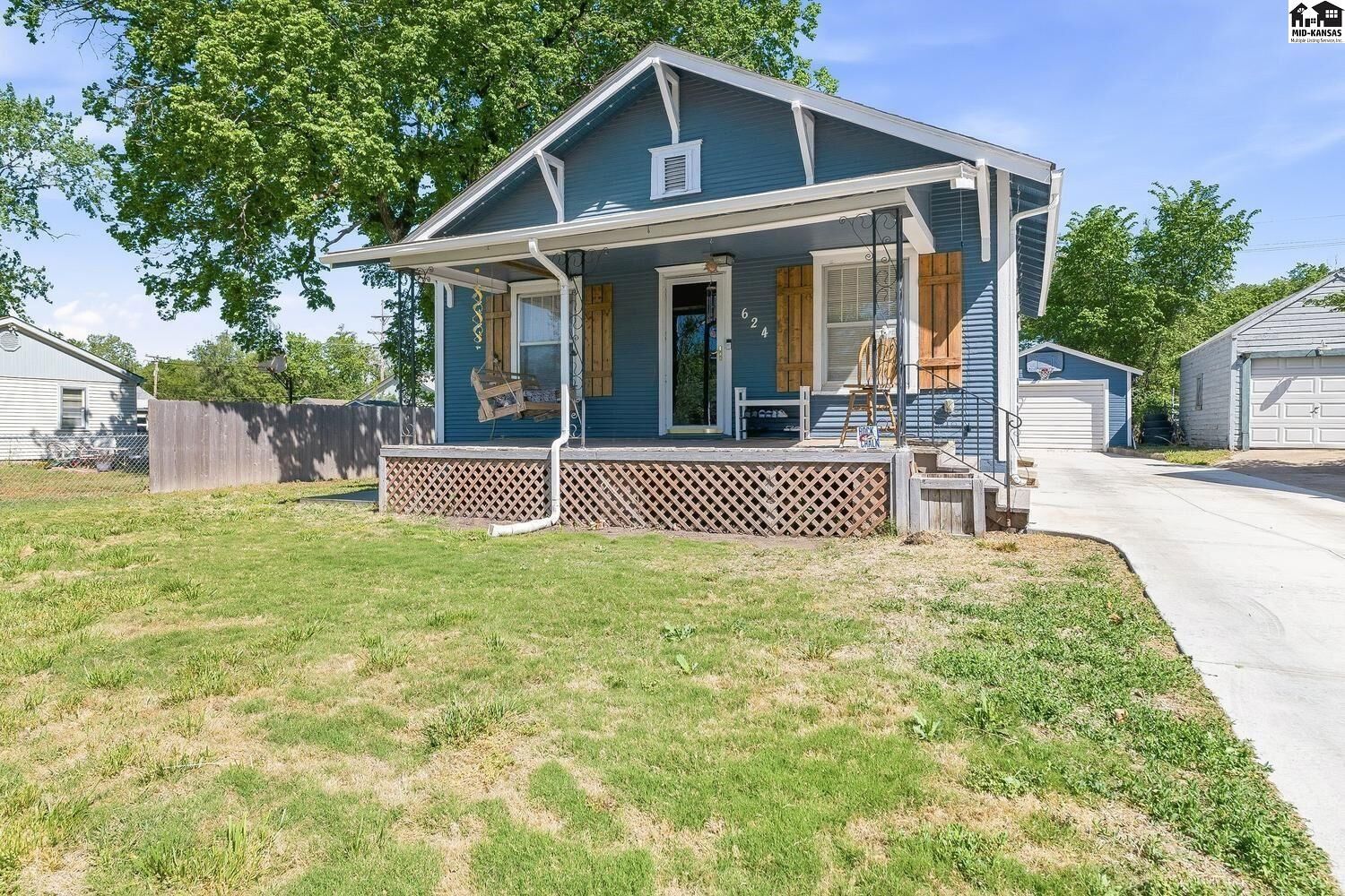Property Photo:  624 W 15th Ave  KS 67501 
