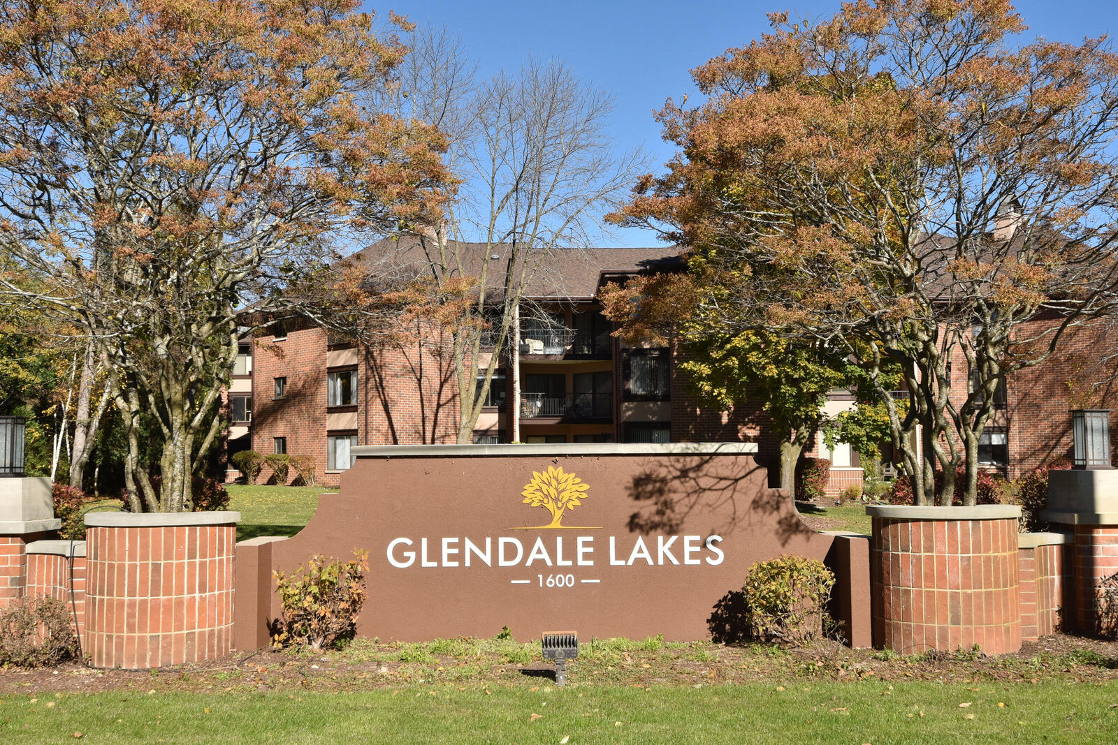Property Photo:  1600 W Green Tree Rd 202  WI 53209 