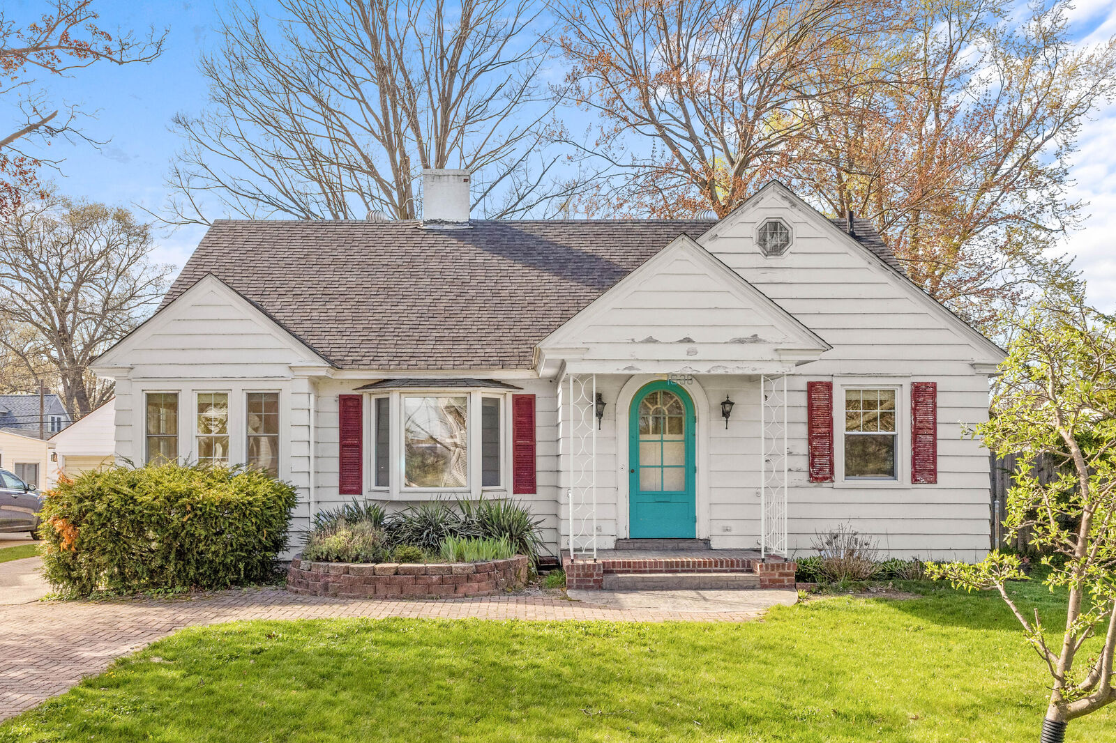 Property Photo: 1630 Mills Avenue MI 49445