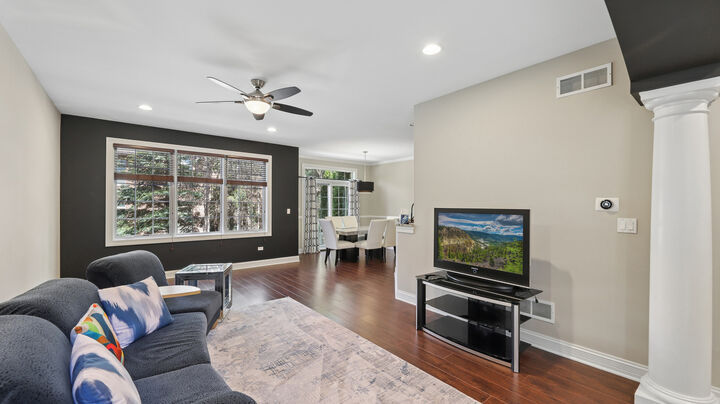 Property Photo:  2466 Nicola Court  IL 60101 