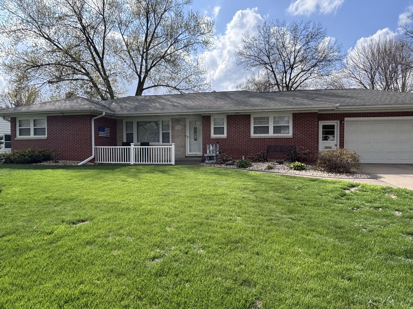 Property Photo:  1202 N 4th Street  IA 52732 