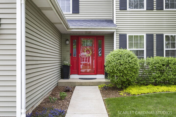 Property Photo:  103 Forestview Lane  IL 60502 