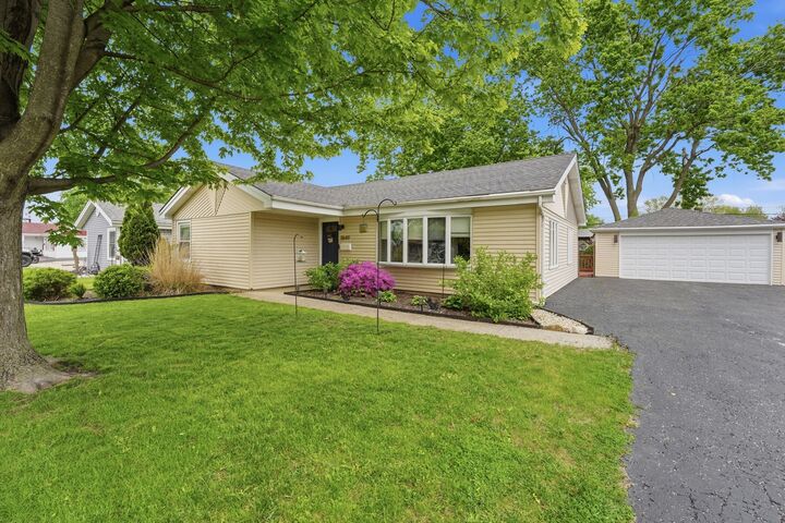 Property Photo:  11649 S Nagle Avenue  IL 60482 