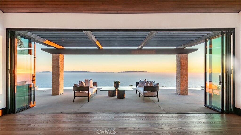 Property Photo:  71 Crest Road E  CA 90274 
