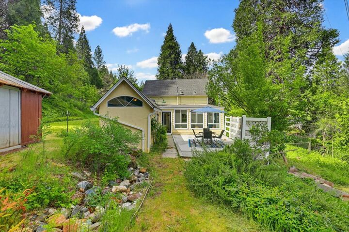 Property Photo:  749 Gold Flat Road  CA 95959 