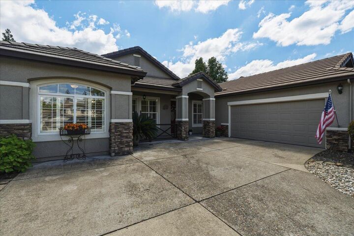 Property Photo:  820 Kentfield Court  CA 95682 