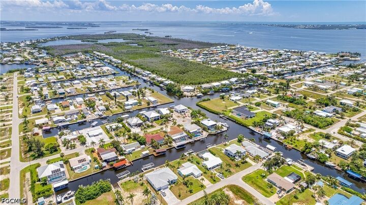 Property Photo:  2708 Mangrove Street  FL 33956 
