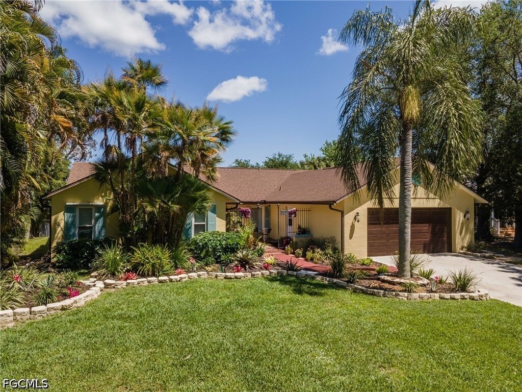 Property Photo:  4628 Little River Lane  FL 33905 