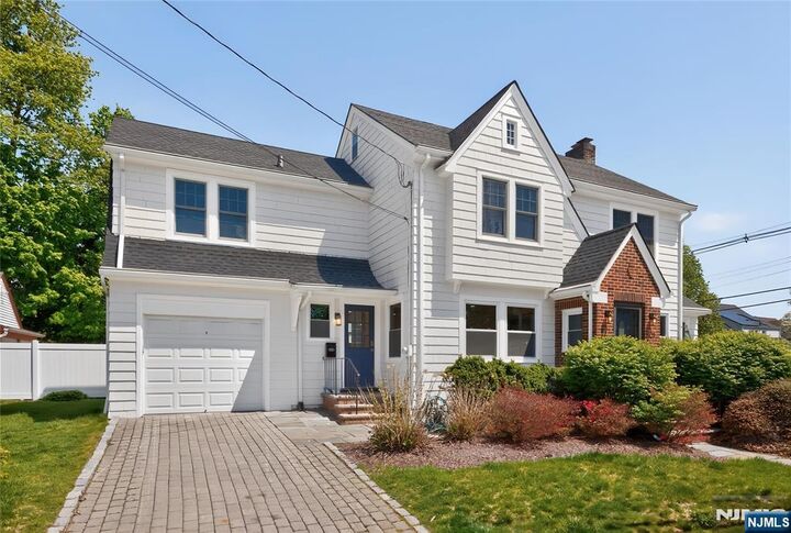 Property Photo:  909 Ridgewood Road  NJ 07041 