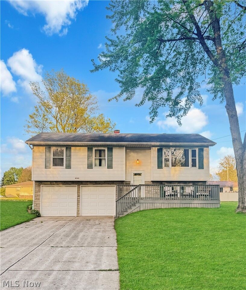Property Photo:  4762 Pine Trace Drive  OH 44515 