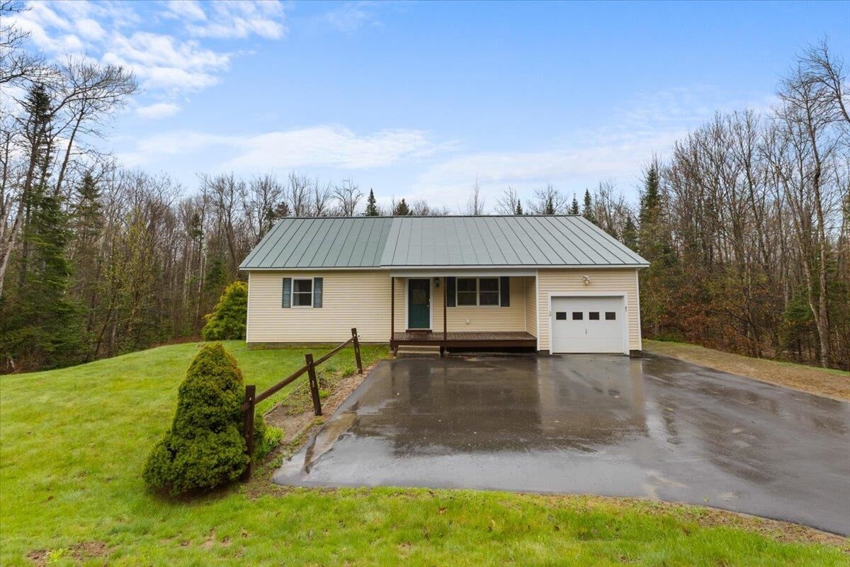 Property Photo:  91 Oak Ridge Road  NH 03574 